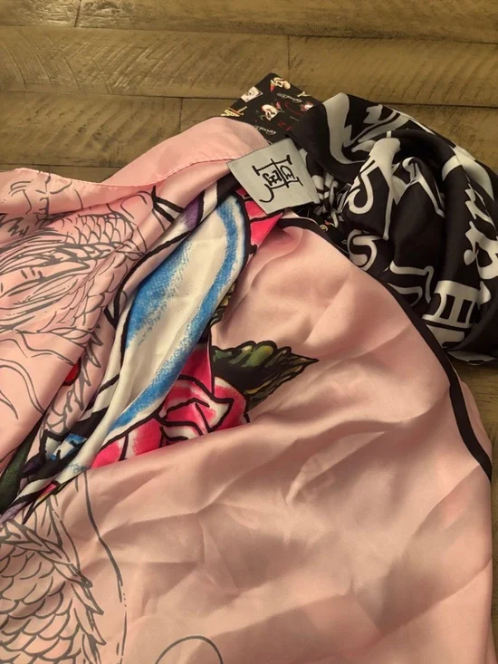 Ed Hardy Graphic Scarf set of 2 - Picture 7 of 7